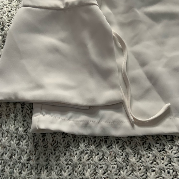 🔆Moving Sale 20% Off 🔆H&M White Work Shirt - Picture 2 of 5